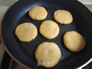 红薯豆沙饼的做法步骤：8