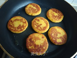 红薯豆沙饼的做法步骤：9