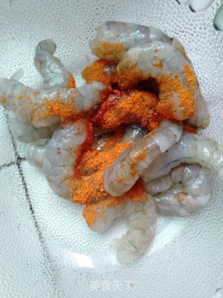 黄金椒盐虾仁的做法步骤：1
