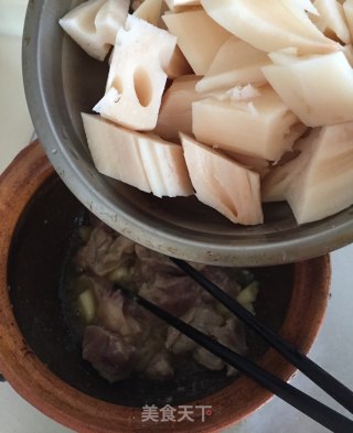 莲藕焖肉的做法步骤：8