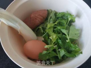 芹菜鸡蛋饼的做法步骤：1