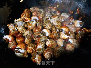 彩椒辣酱炒花螺的做法步骤：6