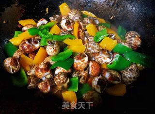 彩椒辣酱炒花螺的做法步骤：8