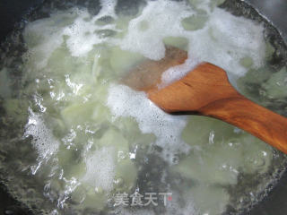 剁椒土豆的做法步骤：2