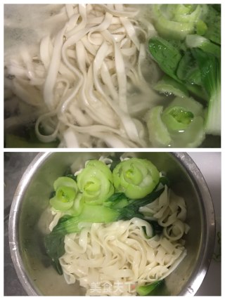 油泼面的做法步骤：2