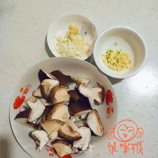 香菇油菜的做法步骤：2