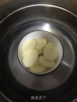 土豆丸子的做法步骤：1