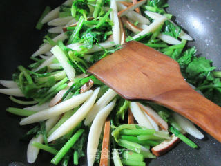 香干芹菜炒面鱼的做法步骤：4