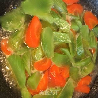 莴笋胡萝卜烧牛腩的做法步骤：5