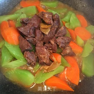 莴笋胡萝卜烧牛腩的做法步骤：9