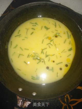 鸡蛋葱花饼的做法步骤：4