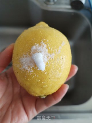 蜂蜜柠檬茶的做法步骤：2