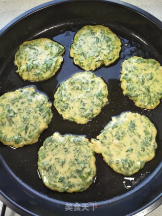 小麦胚芽芹菜叶子饼的做法步骤：4