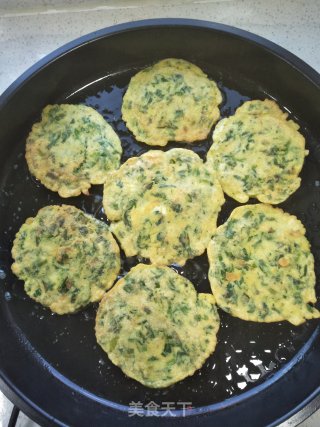 小麦胚芽芹菜叶子饼的做法步骤：5