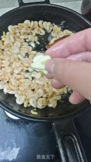 辣椒炒河虾的做法步骤：8