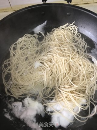 青菜鱼圆煮面的做法步骤：5