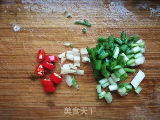海带芽蕃茄蛋花汤的做法步骤：3