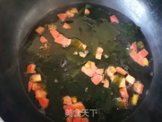 海带芽蕃茄蛋花汤的做法步骤：6