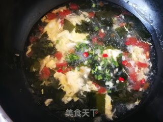海带芽蕃茄蛋花汤的做法步骤：10