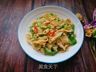 尖椒炒人造肉的做法步骤：11