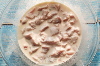 溜肉段——外酥里嫩，咸香可口的做法步骤：4