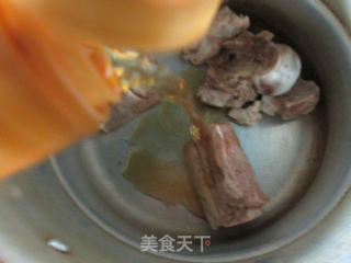 鹌鹑蛋娃娃菜肉骨汤的做法步骤：5