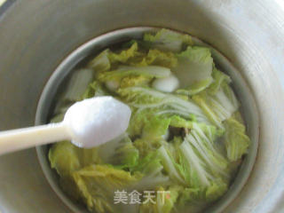 鹌鹑蛋娃娃菜肉骨汤的做法步骤：10