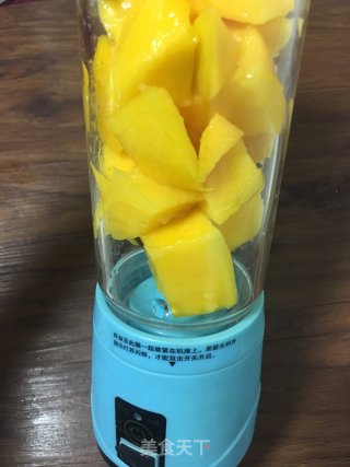 芒果酸奶奶昔的做法步骤：4