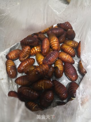香炒蚕蛹的做法步骤：1