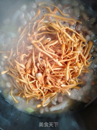 虫草花炖鸡脚的做法步骤：6