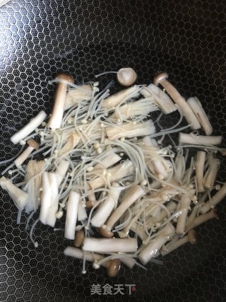 菌菇蛋皮汤的做法步骤：5
