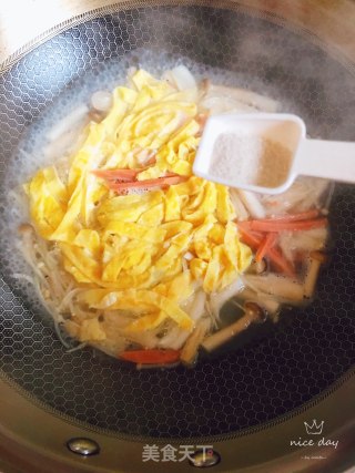 菌菇蛋皮汤的做法步骤：7