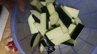 红烧茄子的做法步骤：1