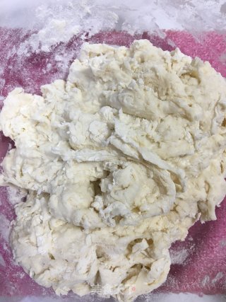 韭菜鸡蛋馅饼的做法步骤：2