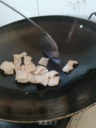 黄瓜炒肉的做法步骤：2