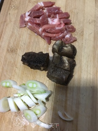 海参蘑菇荞麦面的做法步骤：2