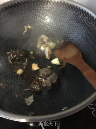 海参蘑菇荞麦面的做法步骤：7