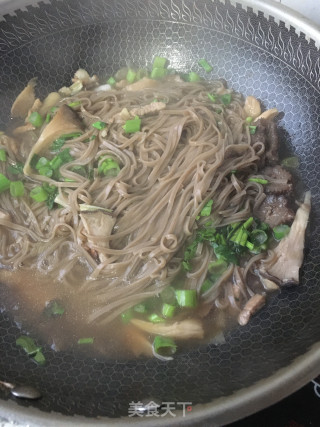 海参蘑菇荞麦面的做法步骤：17