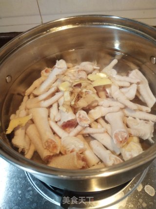 酸辣凤爪的做法步骤：1