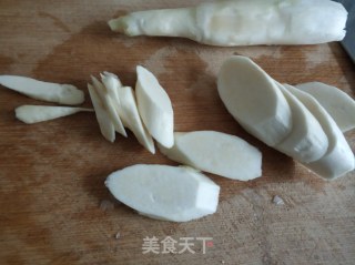 番茄肉丝茭白汤的做法步骤：2