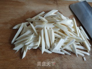 番茄肉丝茭白汤的做法步骤：3