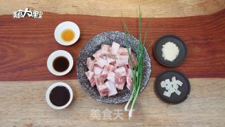 糖醋排骨的做法步骤：1