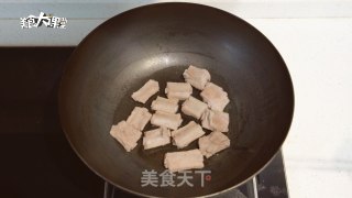 糖醋排骨的做法步骤：3