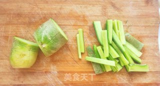 冬吃萝卜夏吃姜:简单快手的的家常凉拌萝卜咸菜的做法步骤：1
