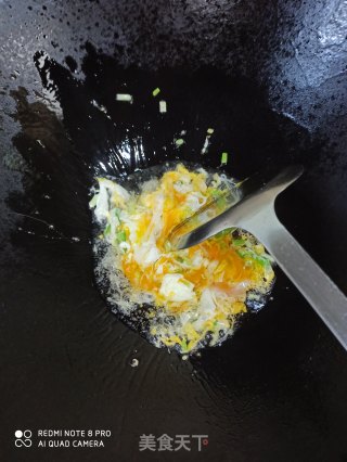 紫甘蓝腊肠蛋炒饭的做法步骤：3