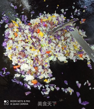 紫甘蓝腊肠蛋炒饭的做法步骤：6