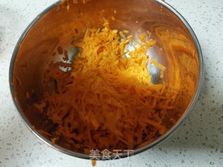 胡萝卜鸡蛋饼的做法步骤：3