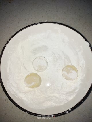 双椒木耳烩玉子豆腐的做法步骤：5