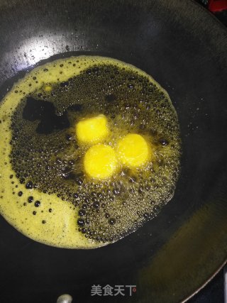 双椒木耳烩玉子豆腐的做法步骤：6