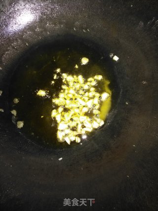 双椒木耳烩玉子豆腐的做法步骤：8